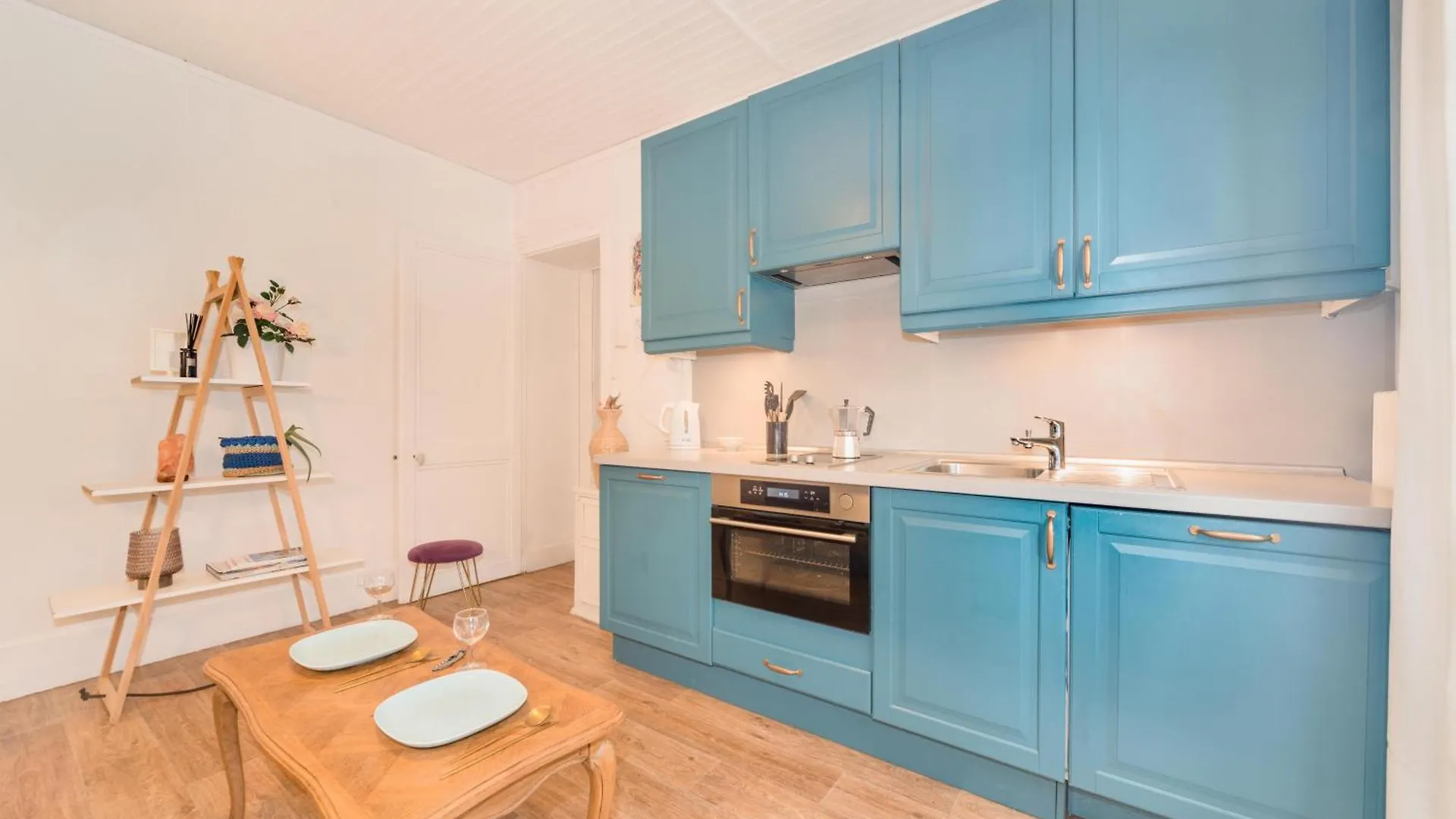 Apartment For 6 Persons In Central Parigi